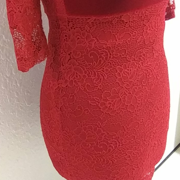 Dresses - Picture 4 of 4